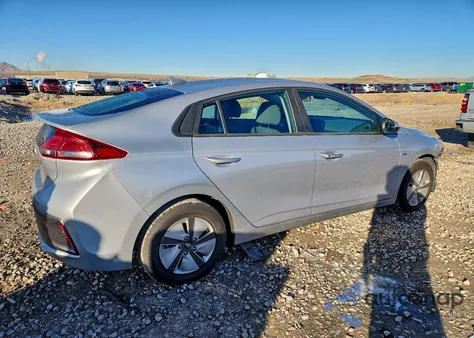 2020 Hyundai Ioniq Blue z USA, uszkodzony, nr VIN KMHC65LC2LU202619